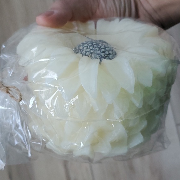 Sunflower Candle Lot by Ashland - Picture 5 of 10